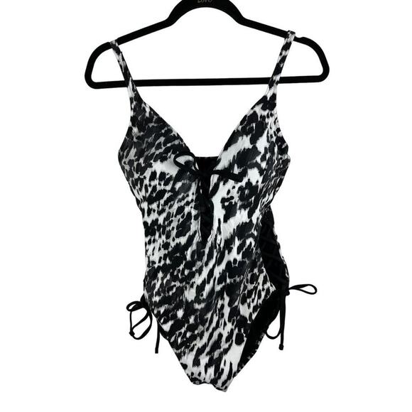 Bar III Heat Wave Push Up Black White Lace Up One Piece Swimsuit Medium - Picture 1 of 8